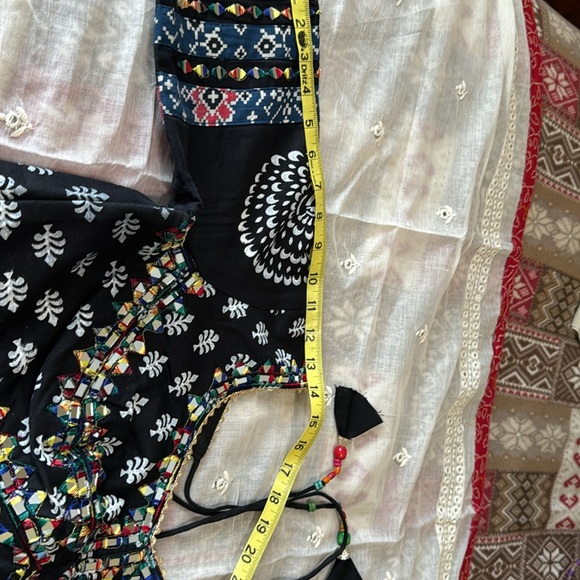 Choli - Picture 11 of 14